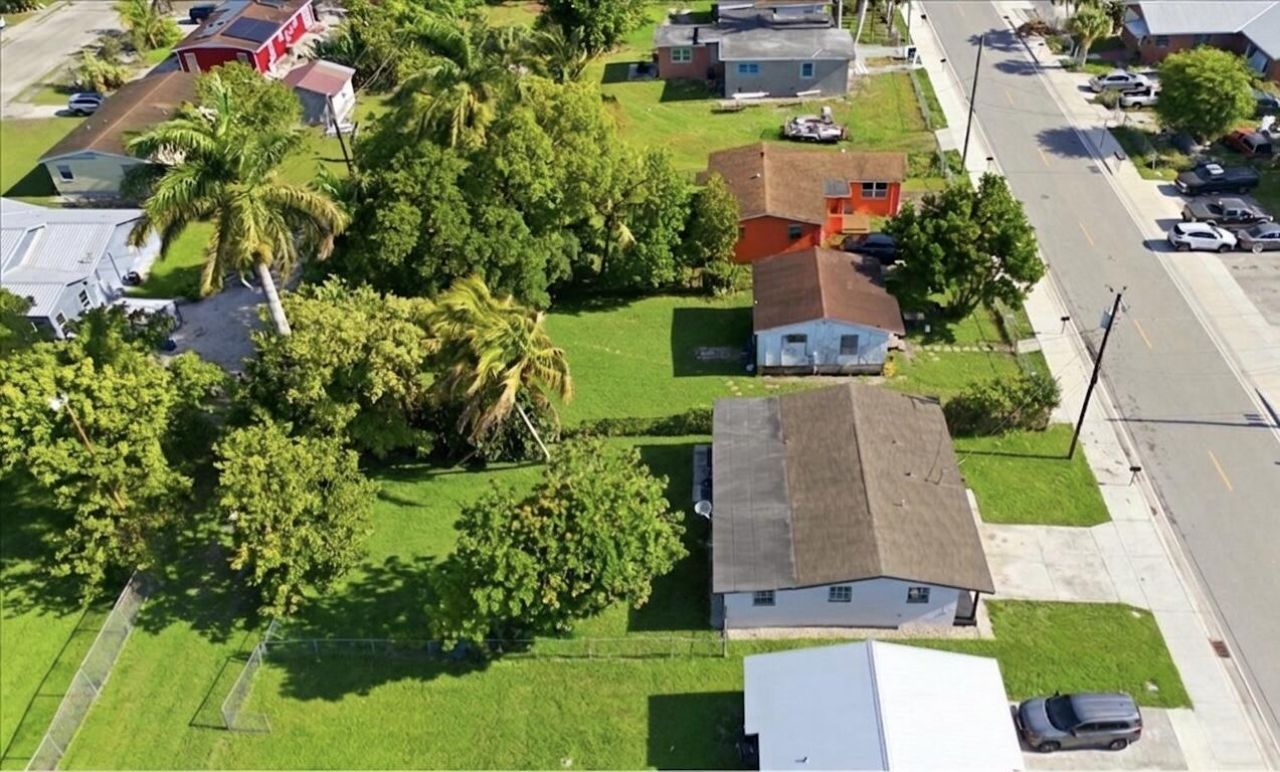 270 SW 10th Avenue, South Bay, FL 33493 Photo