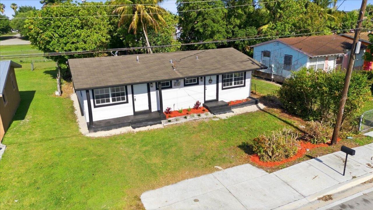 270 SW 10th Avenue, South Bay, FL 33493 Photo