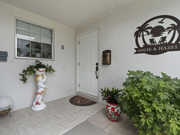 1177 S Drive Circle, Unit B, Delray Beach, FL 33445