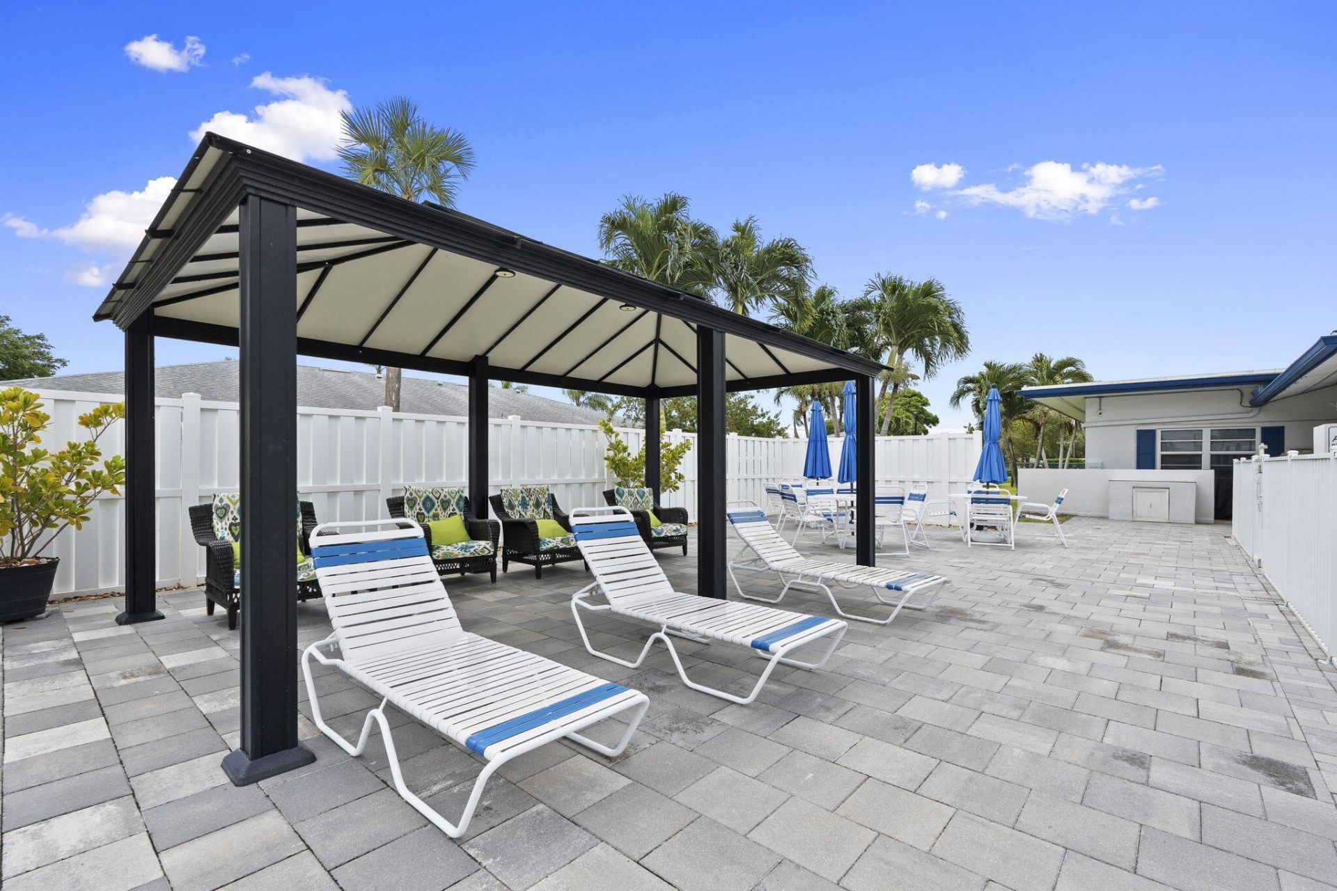 1177 S Drive Circle, Unit B, Delray Beach, FL 33445 Photo