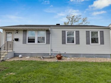 16 E Rouen Drive , Cheektowaga, NY 14227