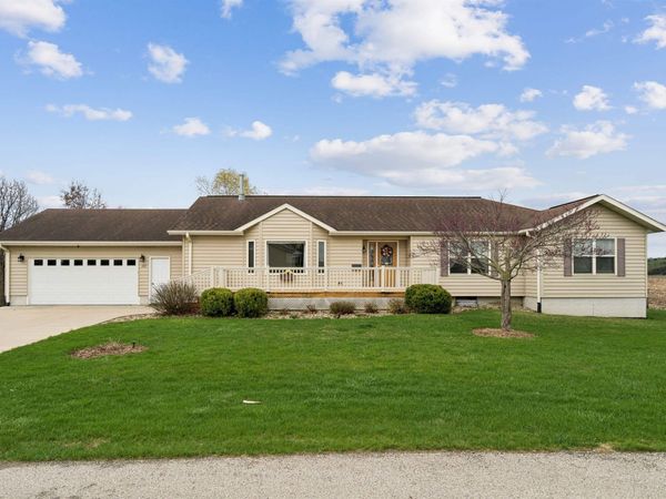 1205 Diamond Street, Elgin, IA 52141