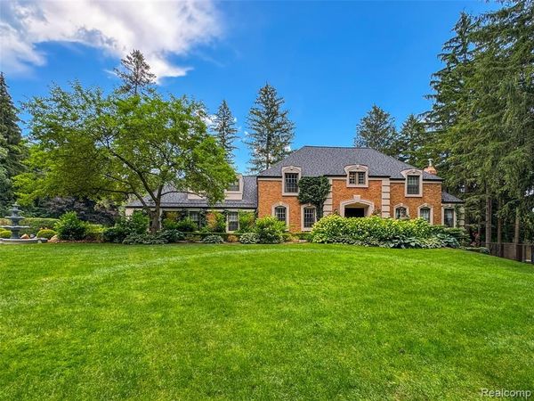 3985 S Ellamae Road, Oakland Twp, MI 48363