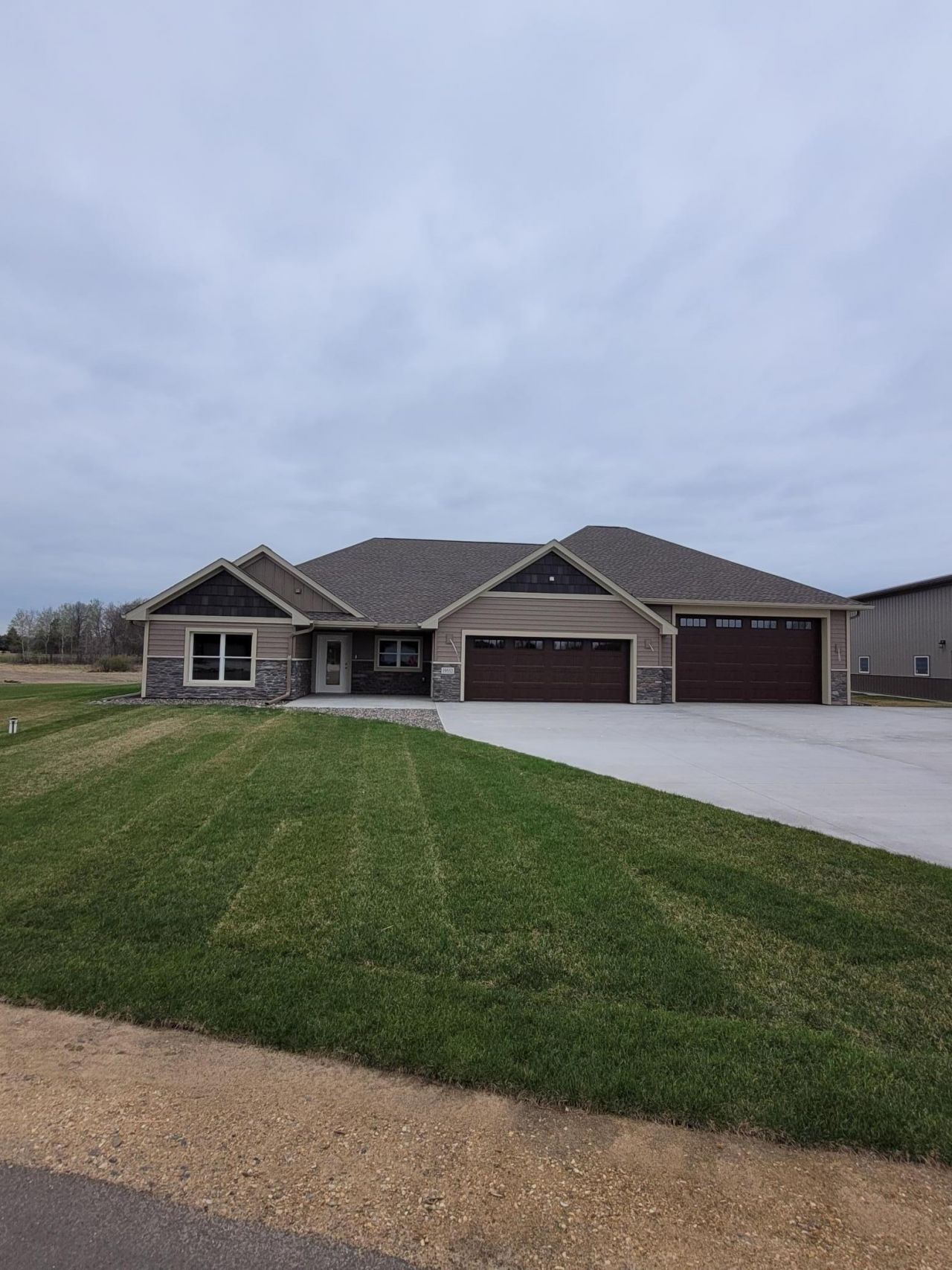 19552 Butternut Street NW, Oak Grove, MN 55011