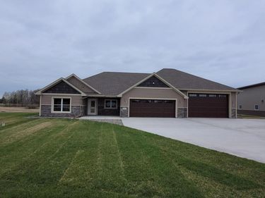 19552 Butternut Street NW, Oak Grove, MN 55011