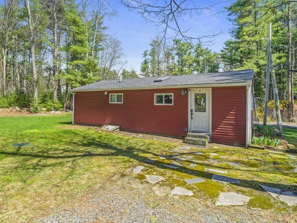 9 Hazel St, Lakeville, MA 02347