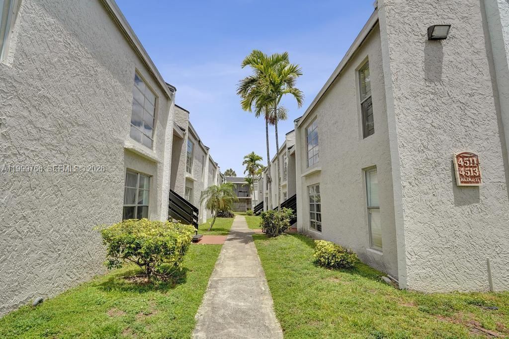 4511 Treehouse Ln, Unit B, Tamarac, FL 33319 Photo