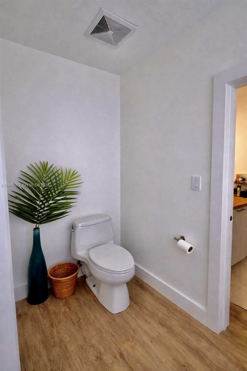 1800 N Bayshore Dr , Unit 303, Miami, FL 33132 Photo