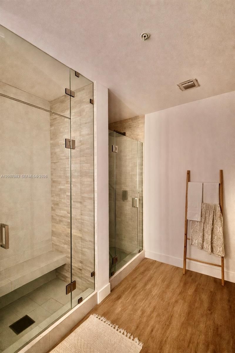 1800 N Bayshore Dr , Unit 303, Miami, FL 33132 Photo