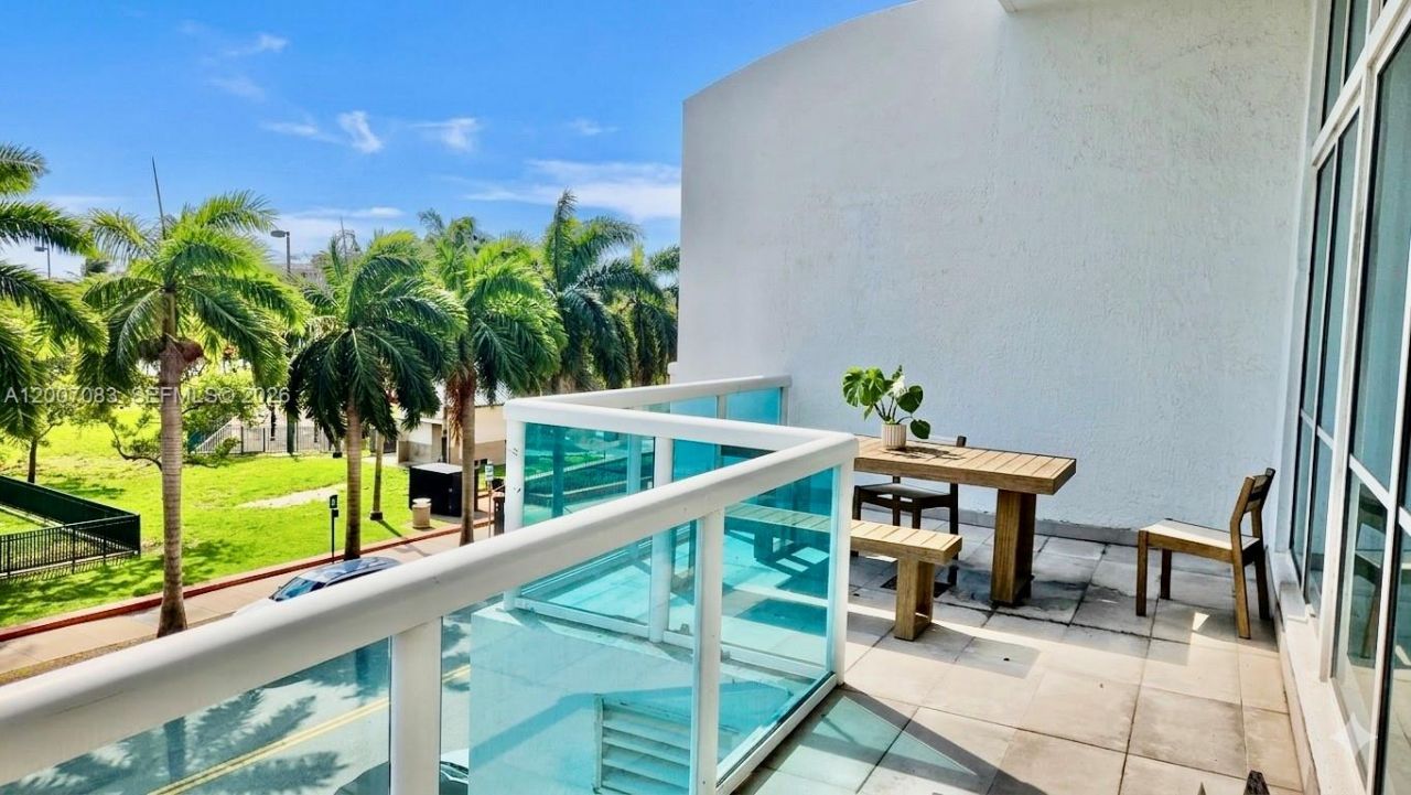 1800 N Bayshore Dr , Unit 303, Miami, FL 33132 Photo