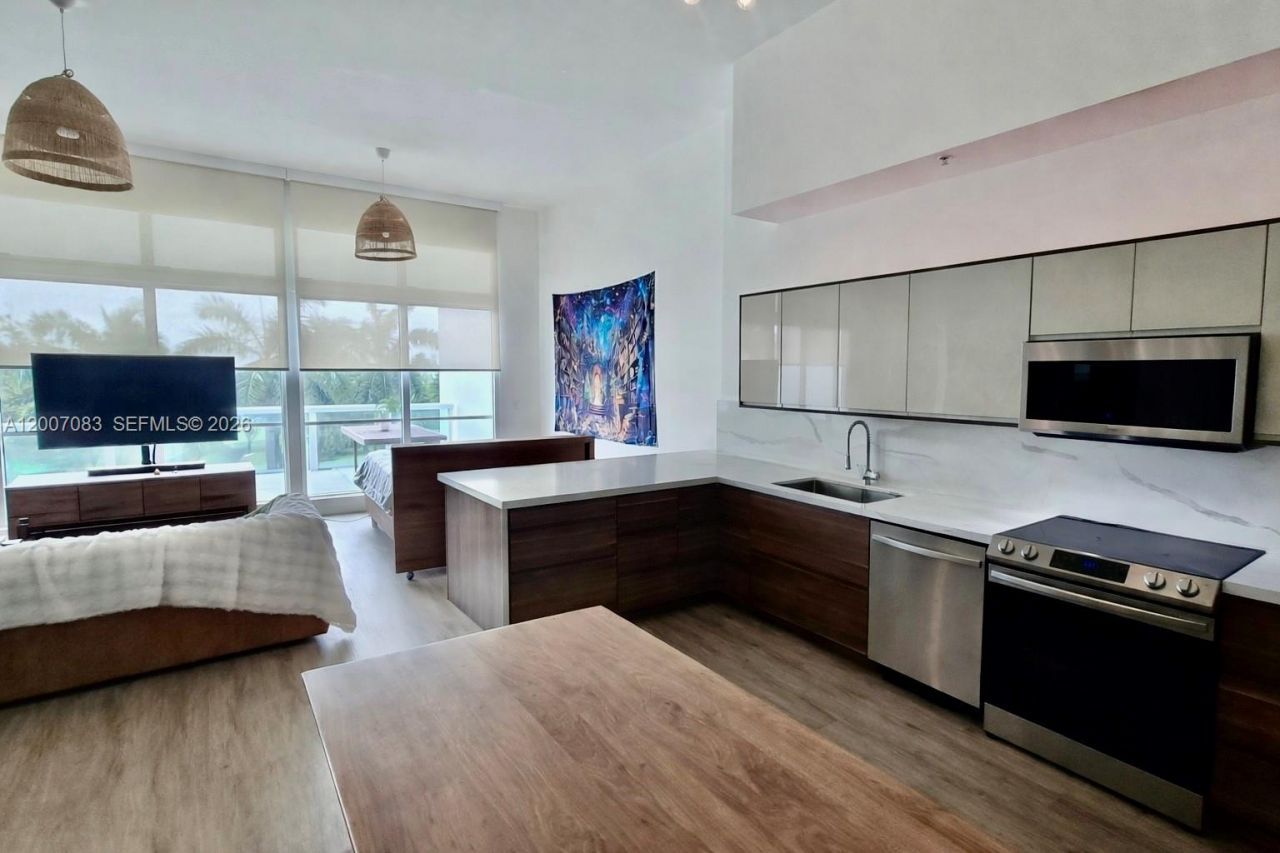 1800 N Bayshore Dr , Unit 303, Miami, FL 33132 Photo