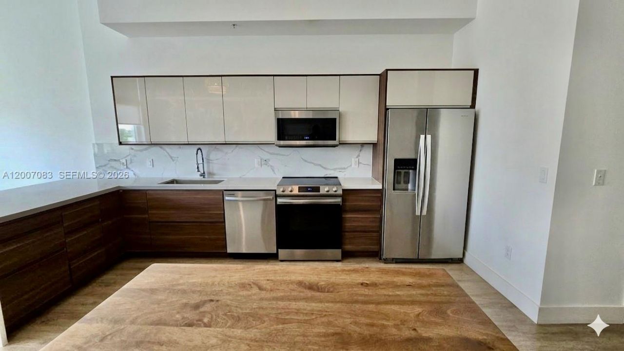 1800 N Bayshore Dr , Unit 303, Miami, FL 33132 Photo