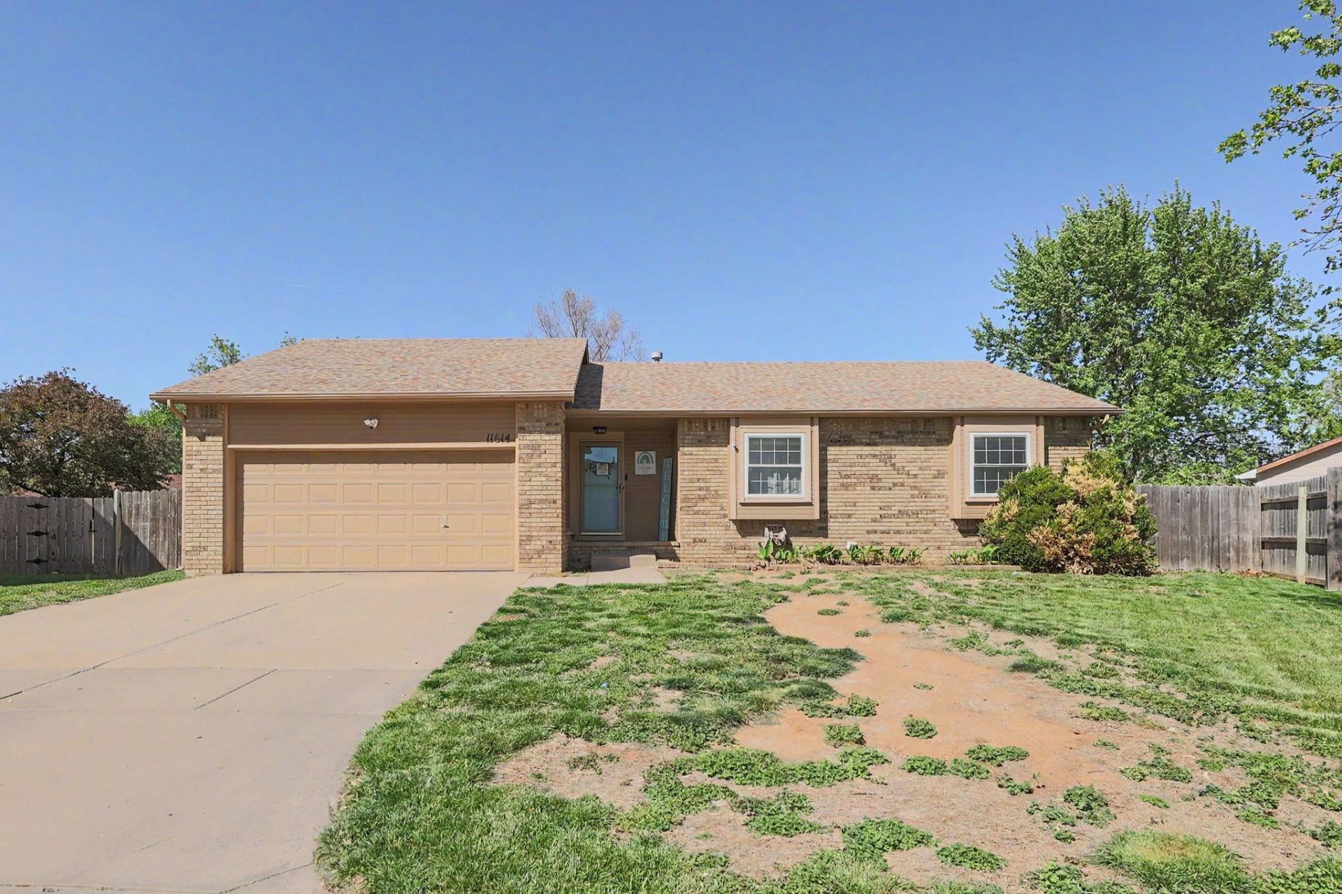 11614 W Delano Ct, Wichita, KS 67212 Main Photo