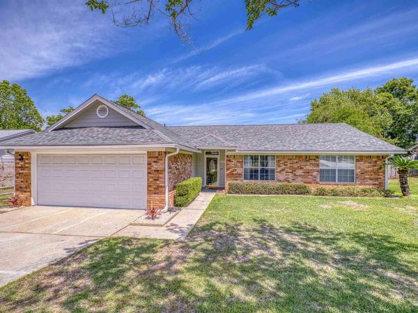 716 Valley Grande Rd, Pensacola, FL 32514