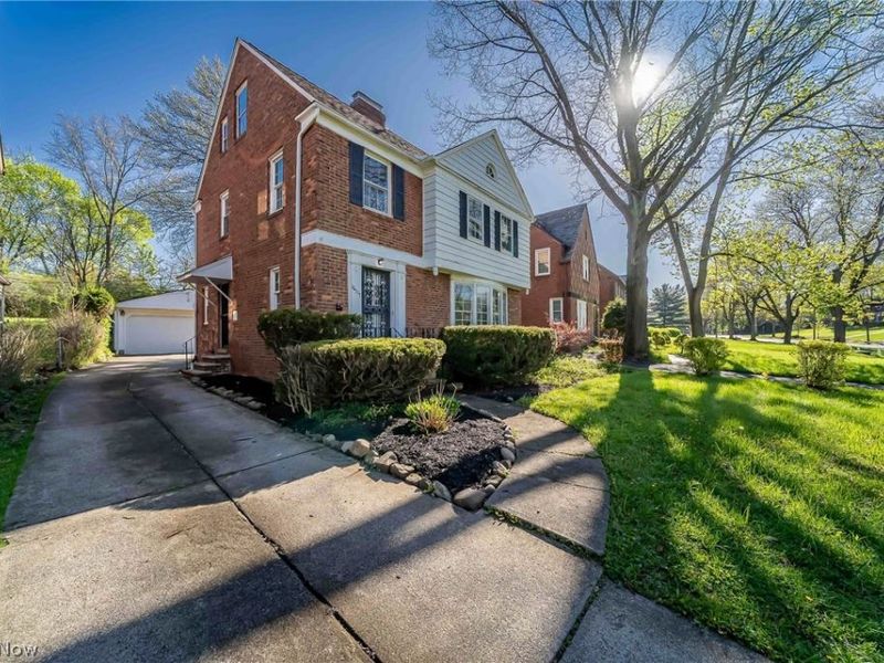 16717 Lomond Boulevard, Shaker Heights, OH 44120 Photo 2