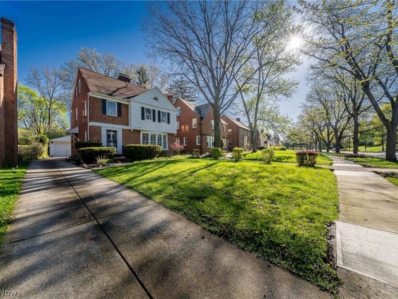 16717 Lomond Boulevard, Shaker Heights, OH 44120 Photo 3