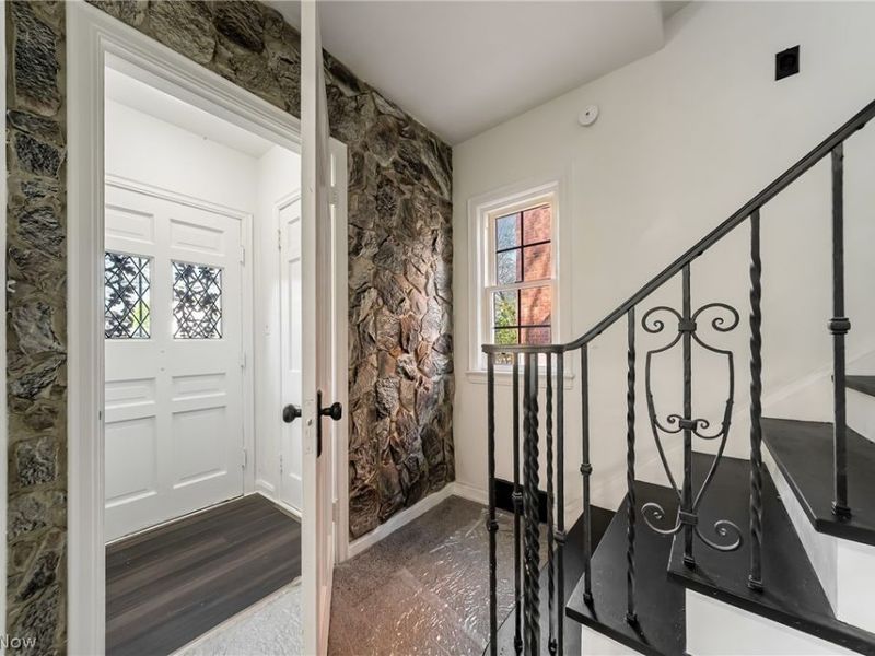 16717 Lomond Boulevard, Shaker Heights, OH 44120 Photo 4