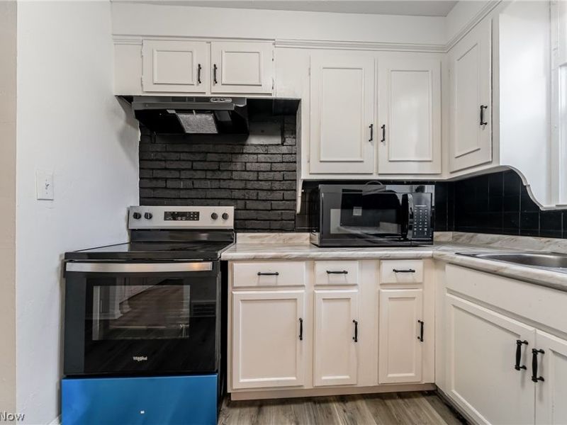 16717 Lomond Boulevard, Shaker Heights, OH 44120 Photo 5