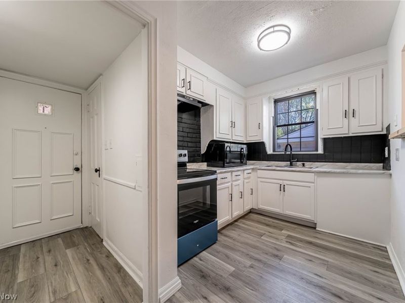 16717 Lomond Boulevard, Shaker Heights, OH 44120 Photo 7