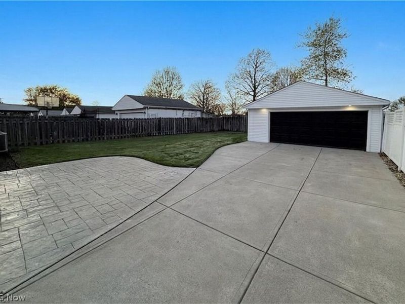 14306 Parkman Boulevard, Brook Park, OH 44142 Photo 10