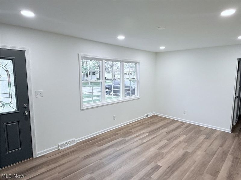 14306 Parkman Boulevard, Brook Park, OH 44142 Photo 11