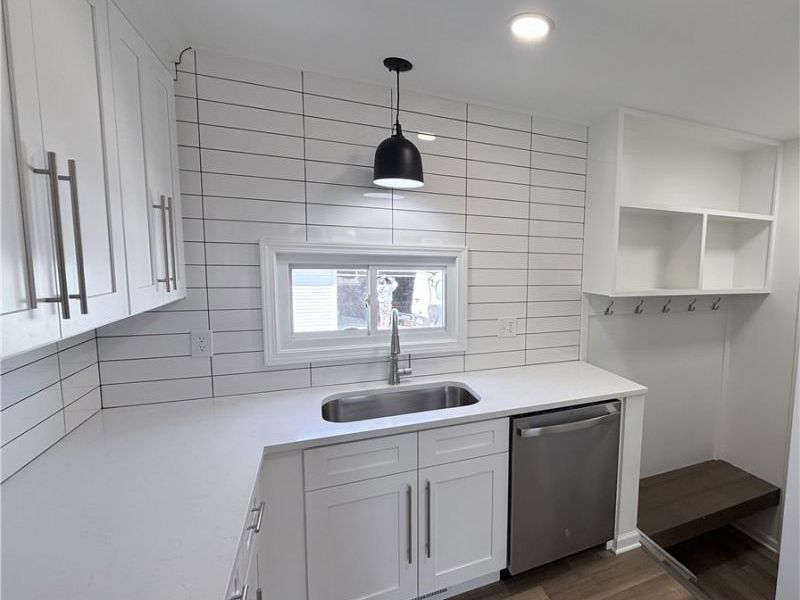 14306 Parkman Boulevard, Brook Park, OH 44142 Photo 15