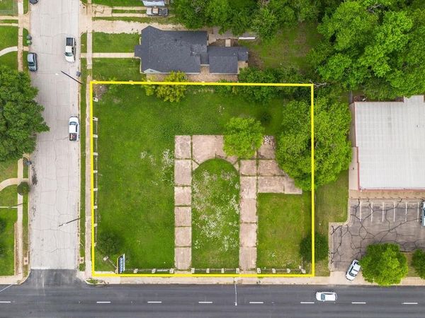 2217 W Waco Drive, Waco, TX 76707