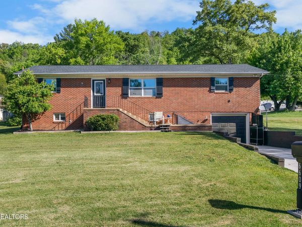 6609 Langston Drive, Knoxville, TN 37918