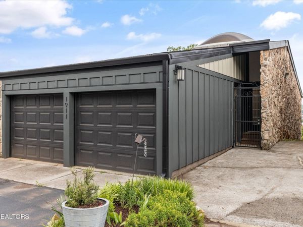 1911 Cherokee Bluff Drive, Knoxville, TN 37920