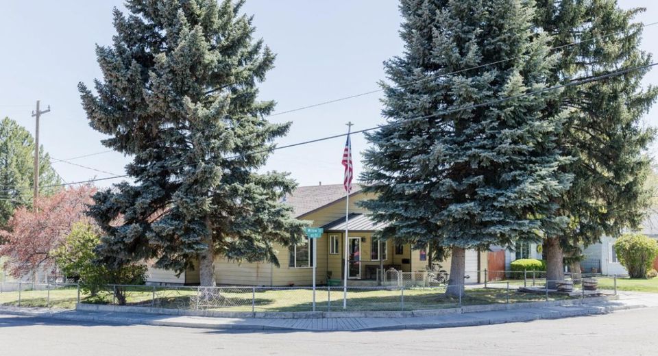 392 Willow Street, Elko, NV 89801 Photo