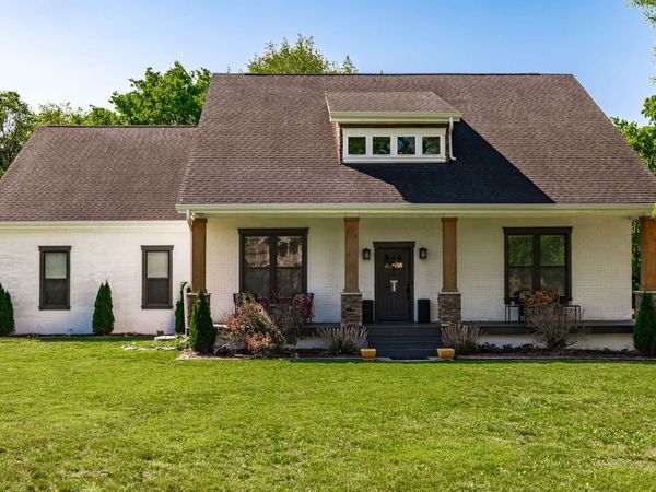 521 Redstone Dr , Gallatin, TN 37066