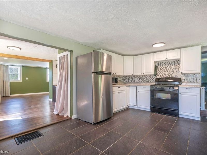 1548 Vanderhoof Road, Barberton, OH 44203 Photo 14