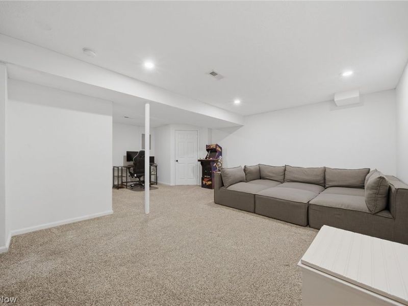 25021 Forbes Road, Oakwood Village, OH 44146 Photo 27