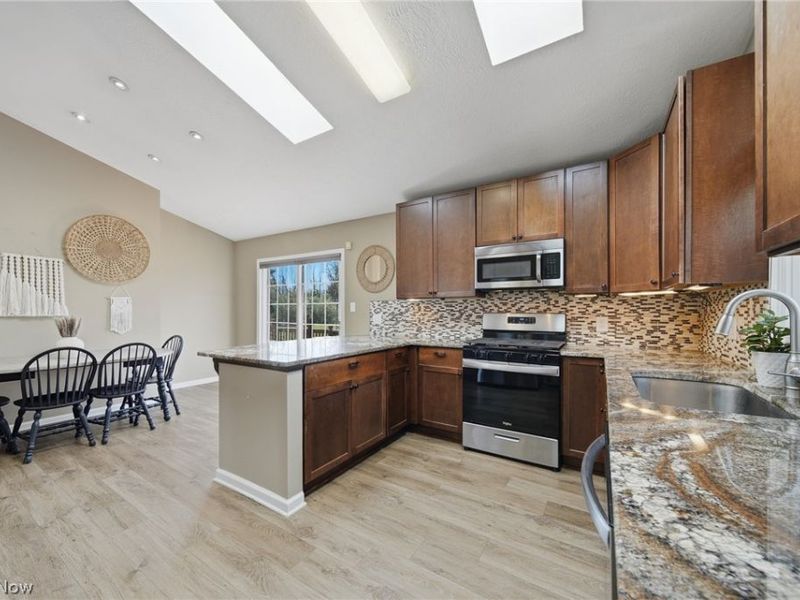 25021 Forbes Road, Oakwood Village, OH 44146 Photo 9