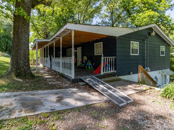 435 Montclair Drive, Rossville, GA 30741