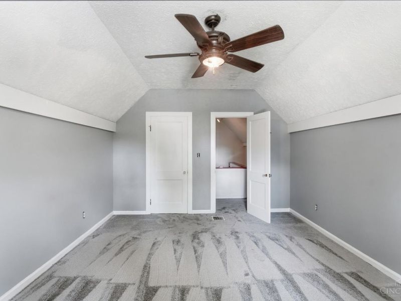 5642 Surrey Avenue, Green Township, OH 45248 Photo 21