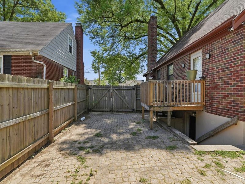 5642 Surrey Avenue, Green Township, OH 45248 Photo 38