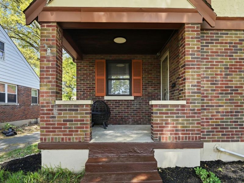 5642 Surrey Avenue, Green Township, OH 45248 Photo 4