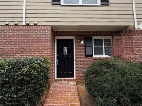 2250 Kings Gate Circle , Unit B, Snellville, GA 30078