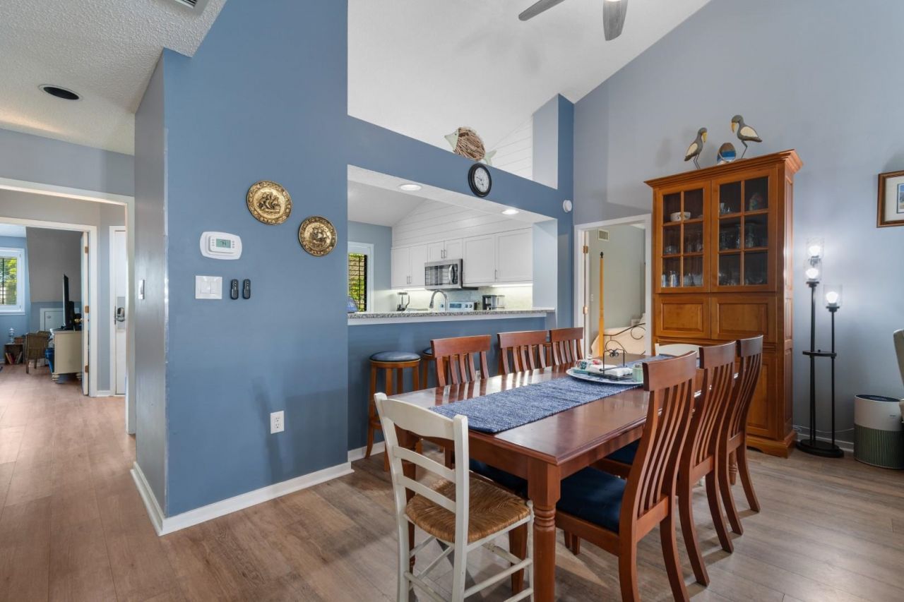 201 Westleton Dr.  Photo 8