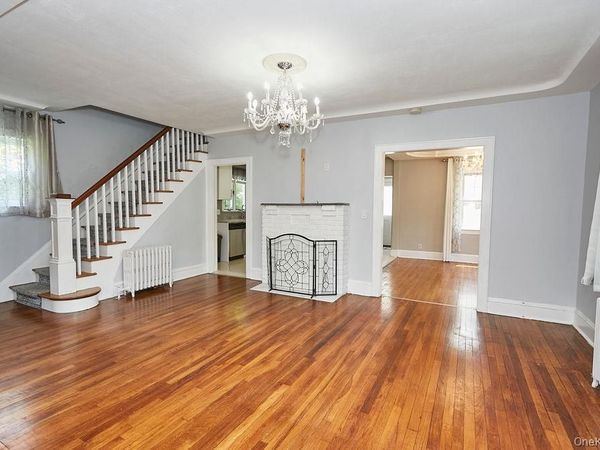 14 Redbrook Road , Great Neck, NY 11024