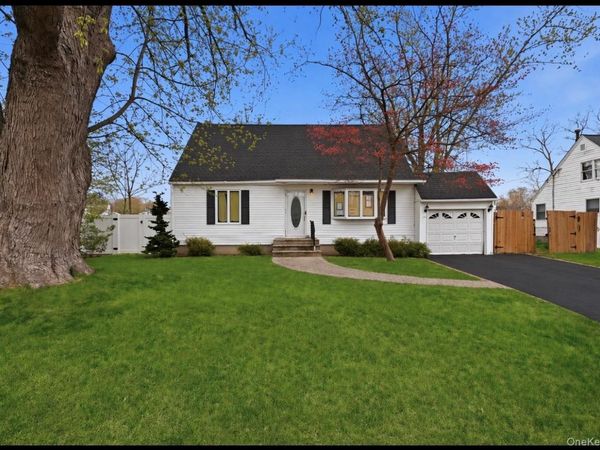 23 Woods Lane , Centereach, NY 11720