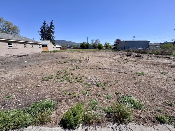 337 Commercial Street, Unit 3000 & 310, Klamath Falls, OR 97601