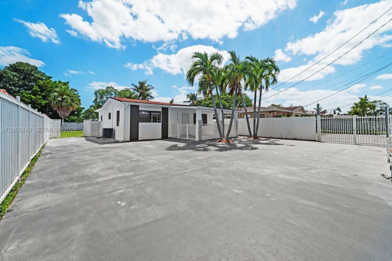 7120 SW 21st St, Miami, FL 33155 Photo