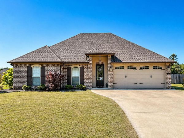 4182 Old Wolfe, Caledonia, MS 39740