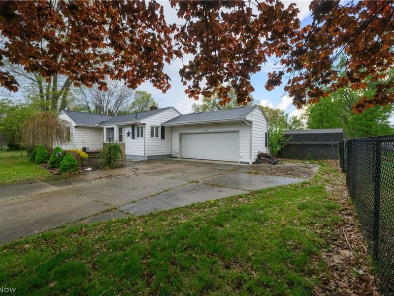 2950 Stanton Avenue NW, Massillon, OH 44647 Photo 2