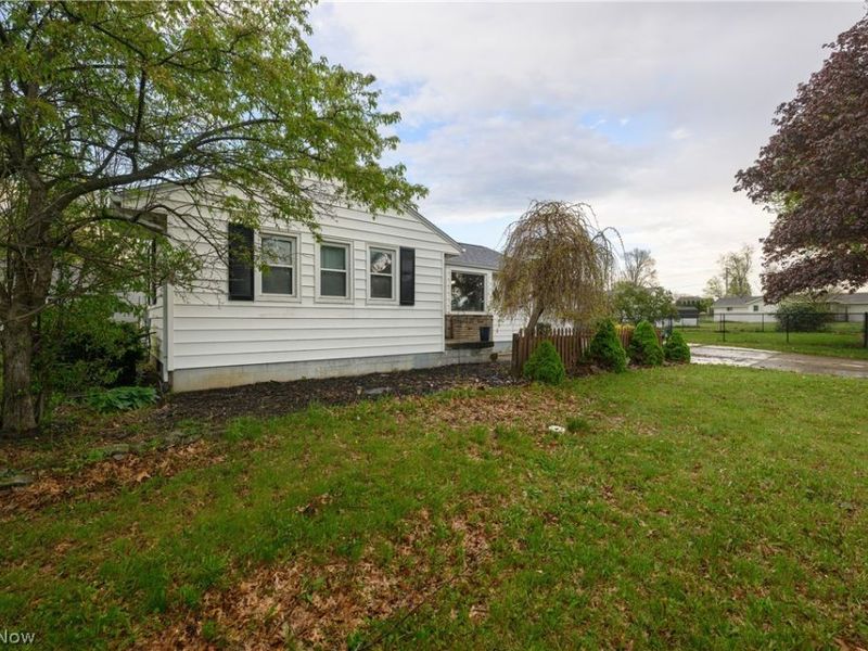 2950 Stanton Avenue NW, Massillon, OH 44647 Photo 3