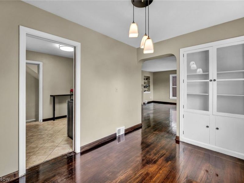 1371 Cranover Road, Lyndhurst, OH 44124 Photo 8