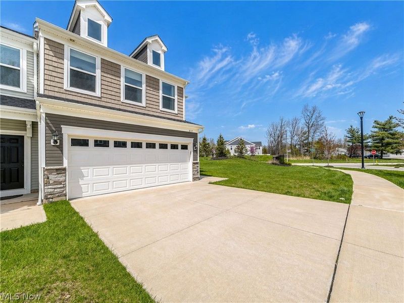 830 S Greenway Drive, Westlake, OH 44145 Photo 2