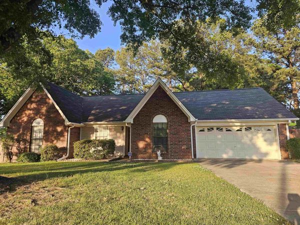 974 PINE WOOD PL, Southaven, MS 38671